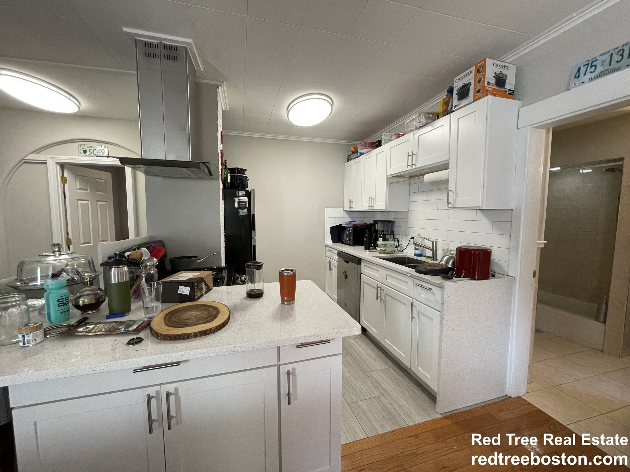 2 bed, 1 bath apartment for rent at 2 Lexington St Unit 2, Woburn — photo 2 of 21