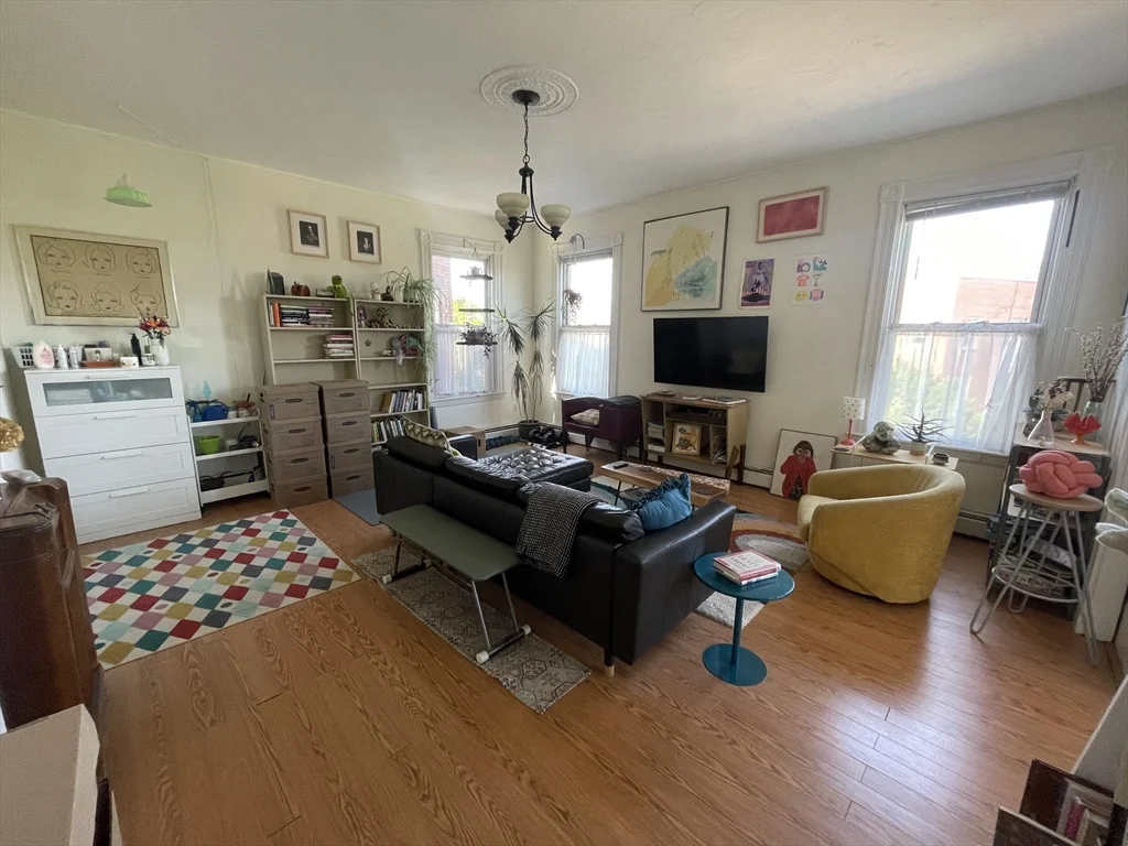 3 bed, 1 bath apartment for rent at 2 Linden Unit 2, Coolidge Corner — photo 6 of 22