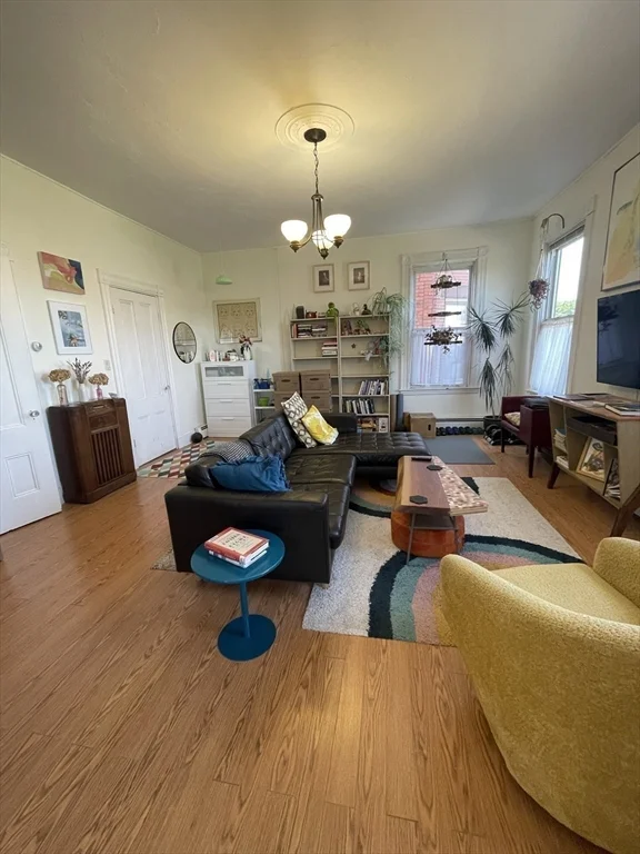3 bed, 1 bath apartment for rent at 2 Linden Unit 2, Coolidge Corner — photo 5 of 22