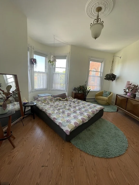 3 bed, 1 bath apartment for rent at 2 Linden Unit 2, Coolidge Corner — photo 9 of 22