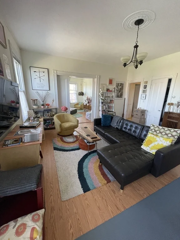 3 bed, 1 bath apartment for rent at 2 Linden Unit 2, Coolidge Corner — photo 3 of 22
