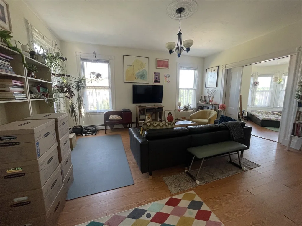 3 bed, 1 bath apartment for rent at 2 Linden Unit 2, Coolidge Corner — photo 7 of 22