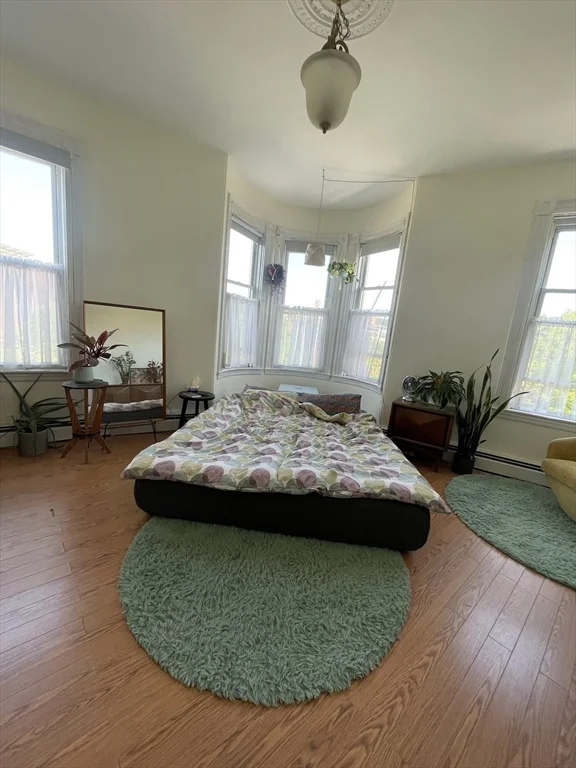 3 bed, 1 bath apartment for rent at 2 Linden Unit 2, Coolidge Corner — photo 11 of 22