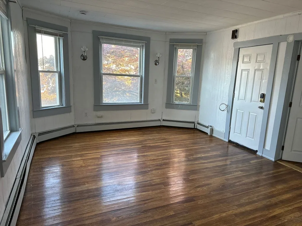 2 bed, 1 bath apartment for rent at 2 Lockwood St Unit 2, Haverhill — photo 1 of 10