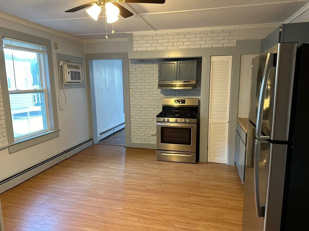 2 bed, 1 bath apartment for rent at 2 Lockwood St Unit 2, Haverhill — photo 6 of 10