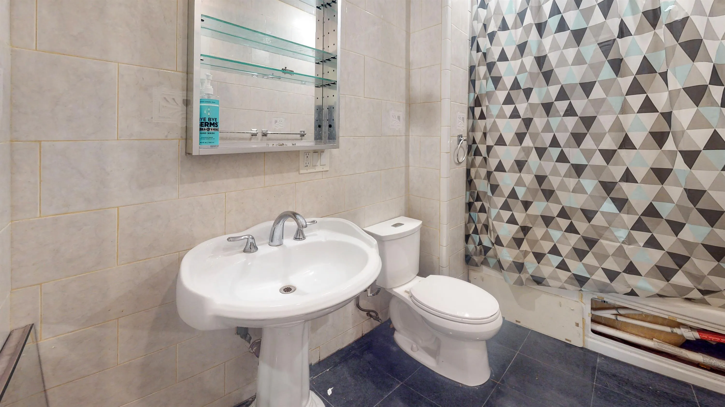 3 bed, 2 bath apartment for rent at 2 Mark St Unit 1, Jamaica Plain — photo 9 of 10