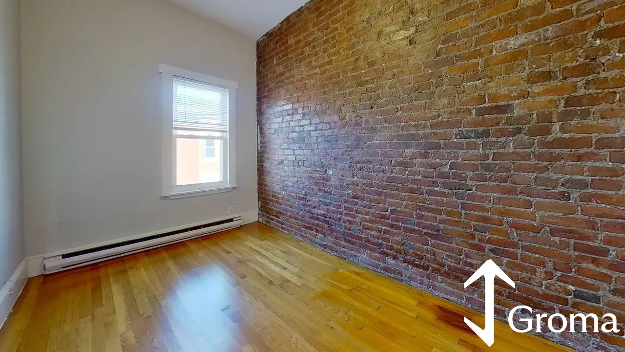 3 bed, 1 bath apartment for rent at 2 Mark St Unit 3, Jamaica Plain — photo 2 of 6