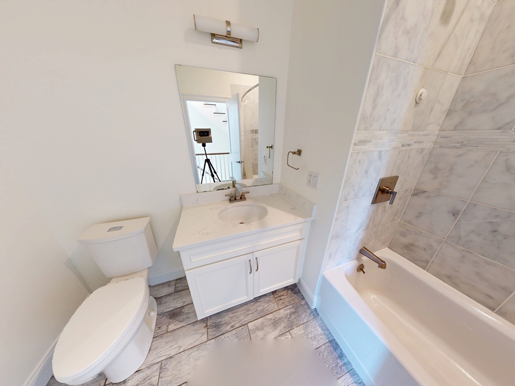 3 bed, 2 bath apartment for rent at 2 Market St Unit TH, Kendall Square — photo 5 of 14