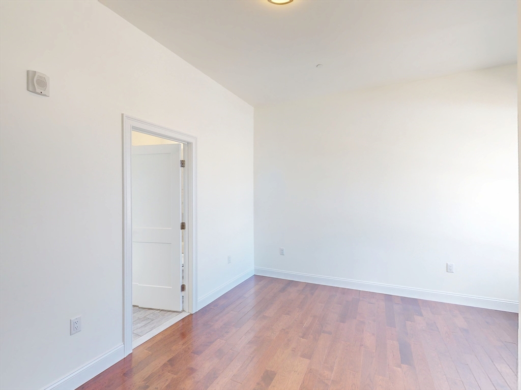 3 bed, 2 bath apartment for rent at 2 Market St Unit TH, Kendall Square — photo 9 of 14