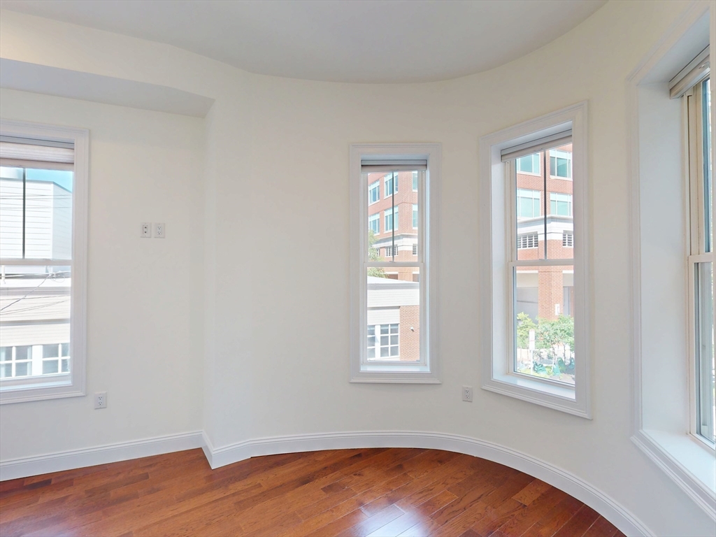 3 bed, 2 bath apartment for rent at 2 Market St Unit TH, Kendall Square — photo 7 of 14