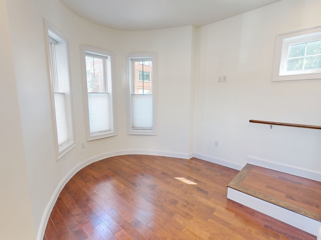 3 bed, 2 bath apartment for rent at 2 Market St Unit TH, Kendall Square — photo 3 of 14