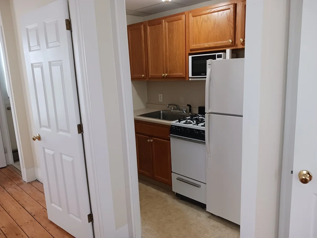1 bed, 1 bath apartment for rent at 2 Mayflower St Unit 1, Plymouth
