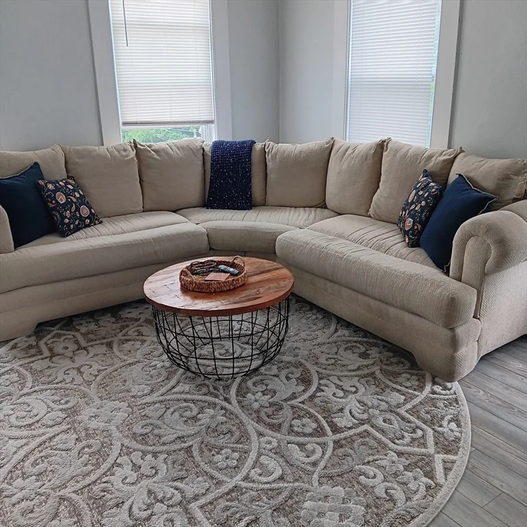 2 bed, 1 bath apartment for rent at 2 Mayflower St Unit 3, Plymouth — photo 2 of 7
