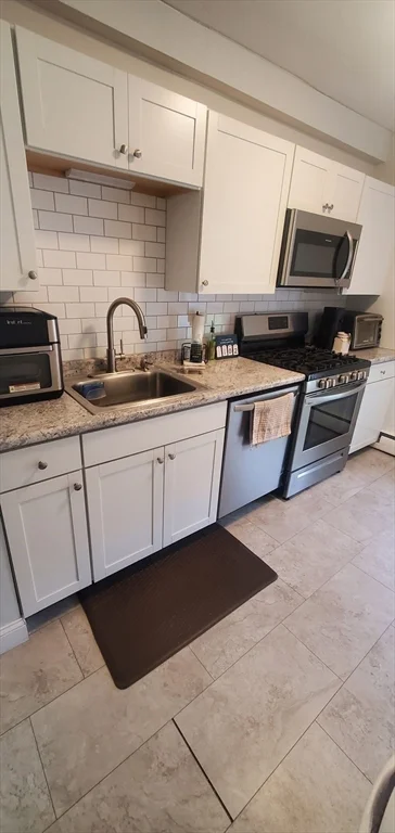 2 bed, 1 bath apartment for rent at 2 Mayflower St Unit 3, Plymouth — photo 6 of 7