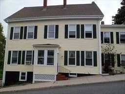 2 bed, 1 bath apartment for rent at 2 Mayflower St Unit 3, Plymouth