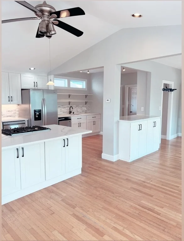 3 bed, 1 bath apartment for rent at 2 Meadow St Unit A, Salem — photo 1 of 9