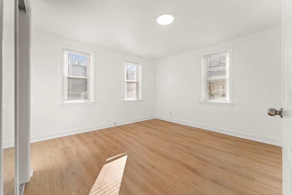2 bed, 1 bath apartment for rent at 2 Mechani St Unit 1, Saxonville — photo 5 of 10