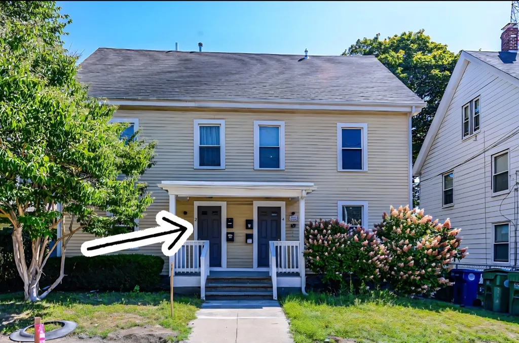 3 bed, 2 bath apartment for rent at 2 Mechanic Unit 1, Newton Upper Falls — photo 1 of 14