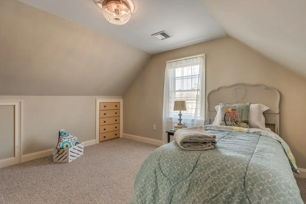 3 bed, 2 bath apartment for rent at 2 Melvin St Unit 2, Wakefield — photo 13 of 17