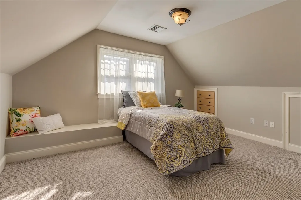 3 bed, 2 bath apartment for rent at 2 Melvin St Unit 2, Wakefield — photo 14 of 17