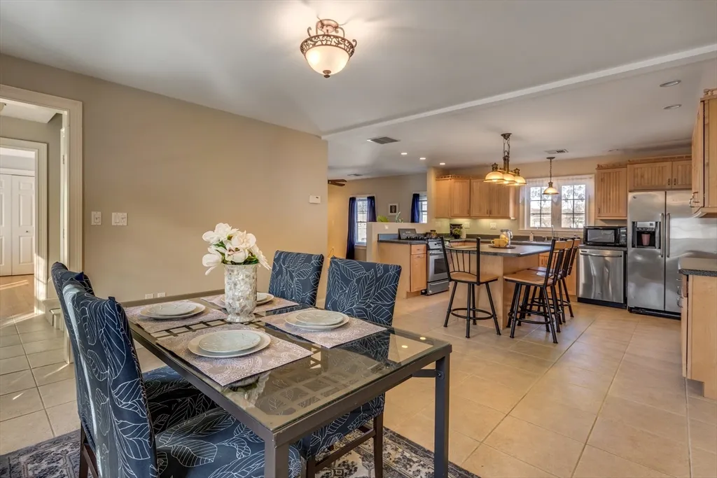 3 bed, 2 bath apartment for rent at 2 Melvin St Unit 2, Wakefield — photo 8 of 17