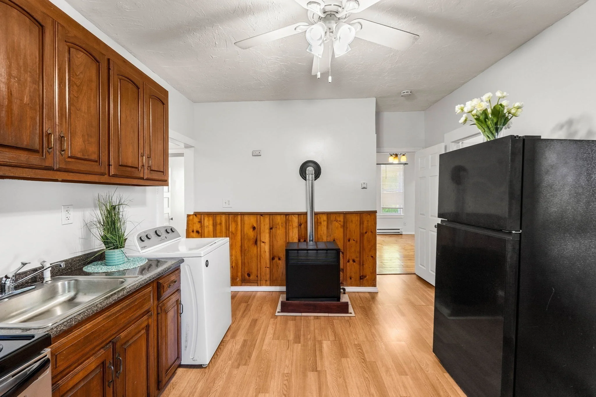 3 bed, 1 bath apartment for rent at 2 Montague St Unit 1, Worcester — photo 8 of 34