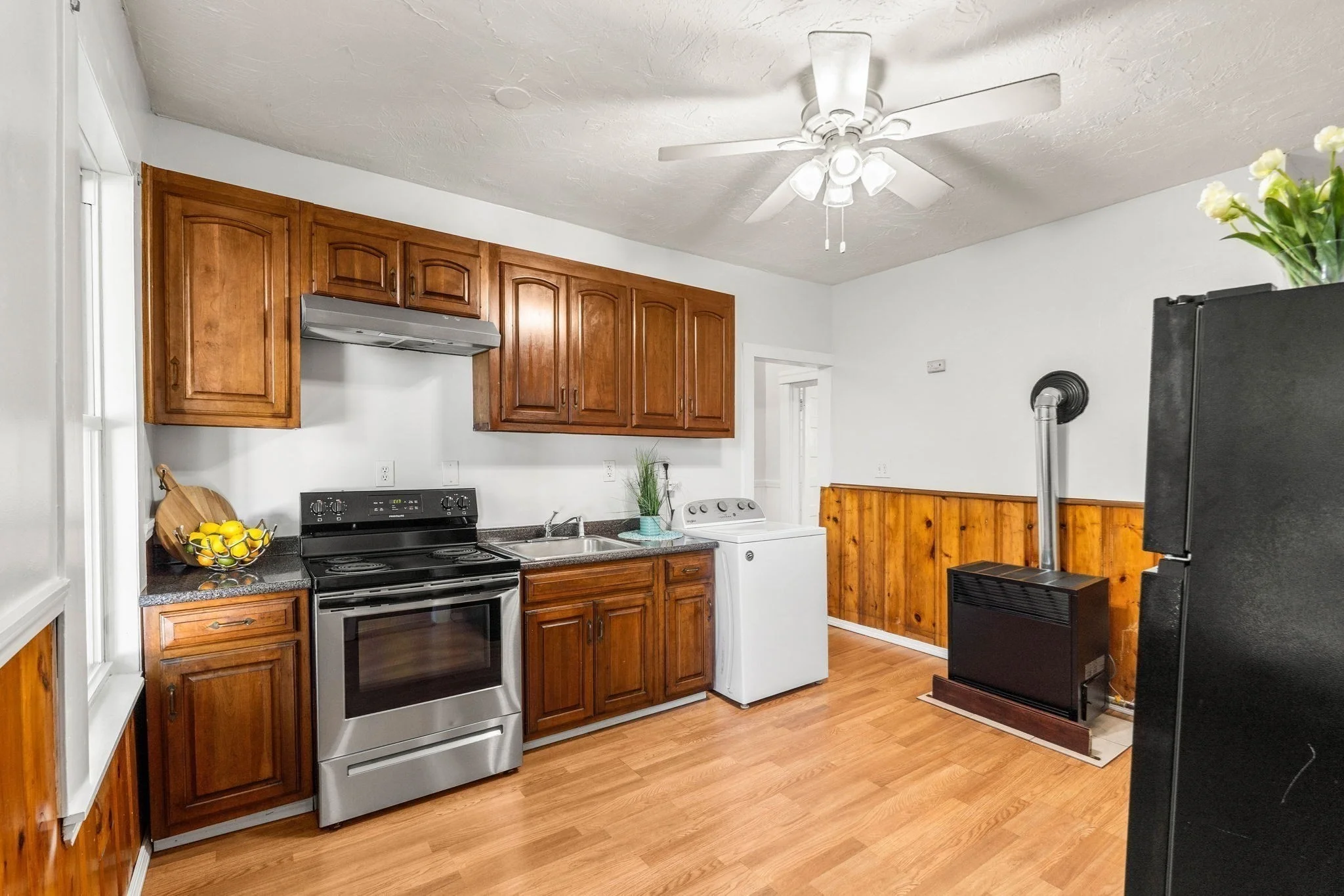 3 bed, 1 bath apartment for rent at 2 Montague St Unit 1, Worcester — photo 7 of 34