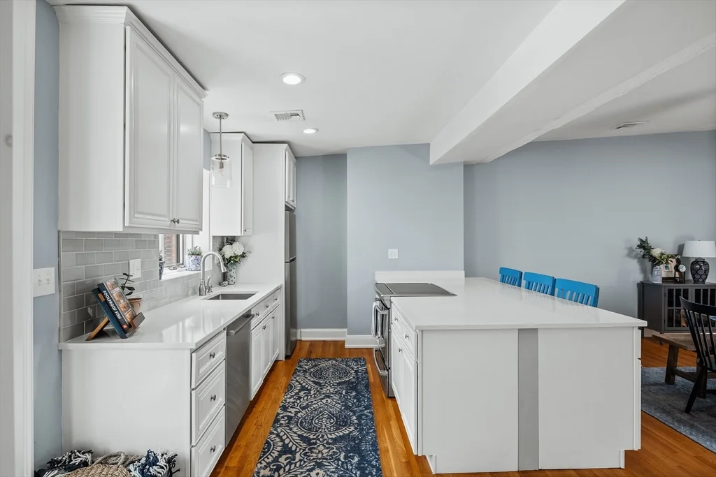 1 bed, 1 bath apartment for rent at 2 Monument Sq Unit 5, Charlestown — photo 5 of 26