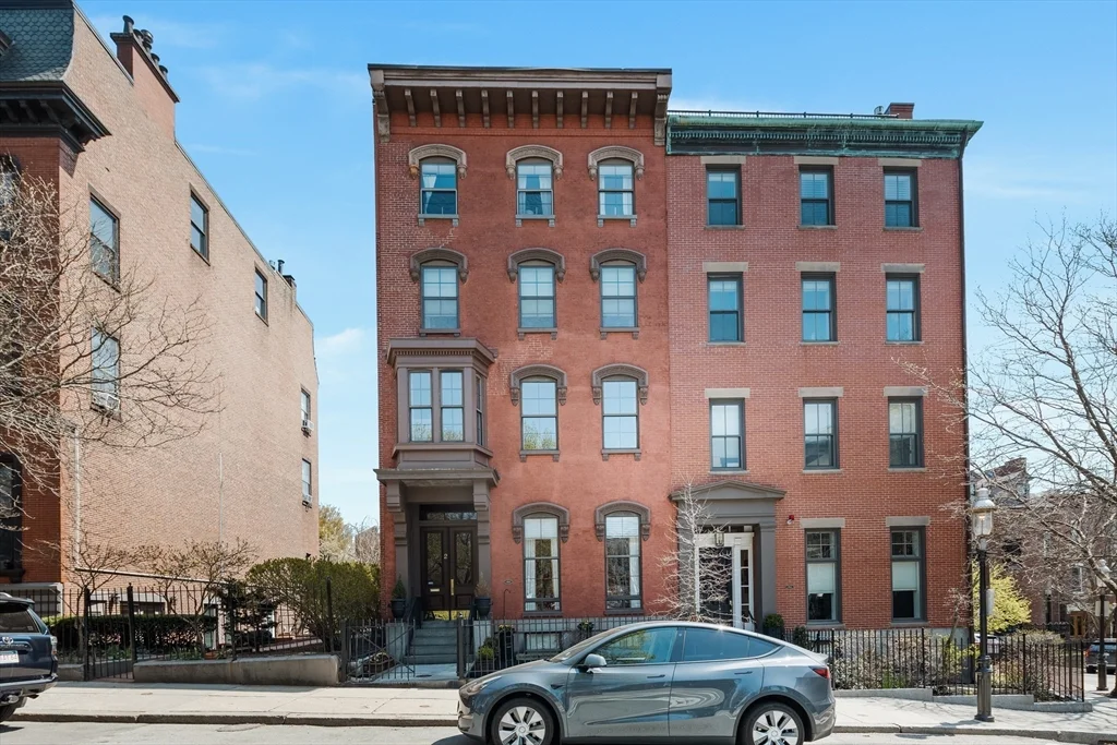 1 bed, 1 bath apartment for rent at 2 Monument Sq Unit 5, Charlestown