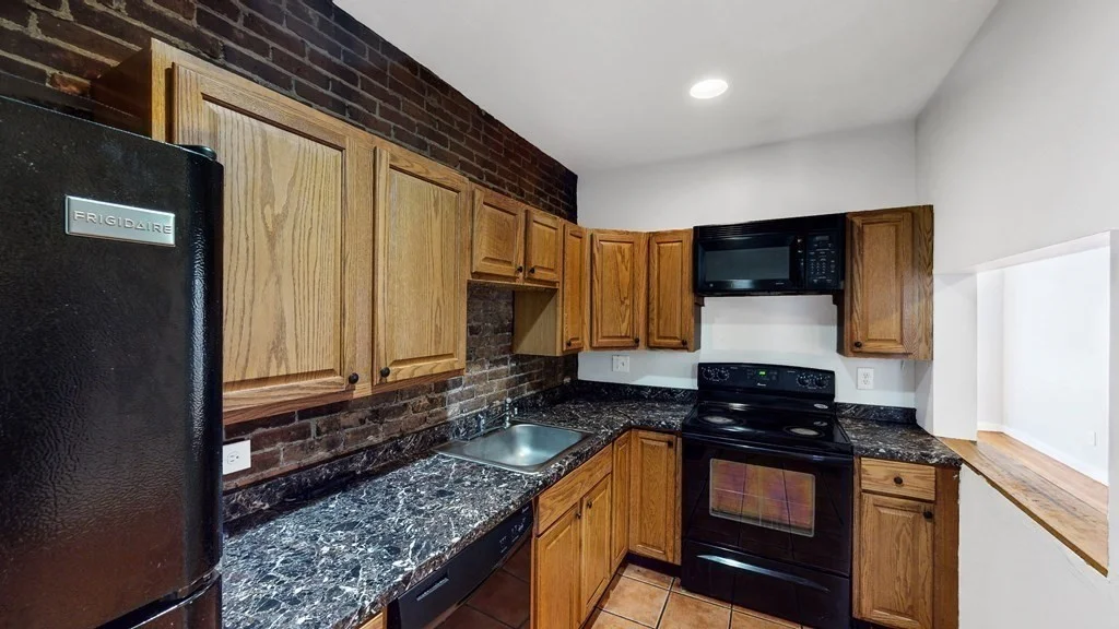 3 bed, 2 bath apartment for rent at 2 Moreland St Unit 1, Roxbury — photo 2 of 25