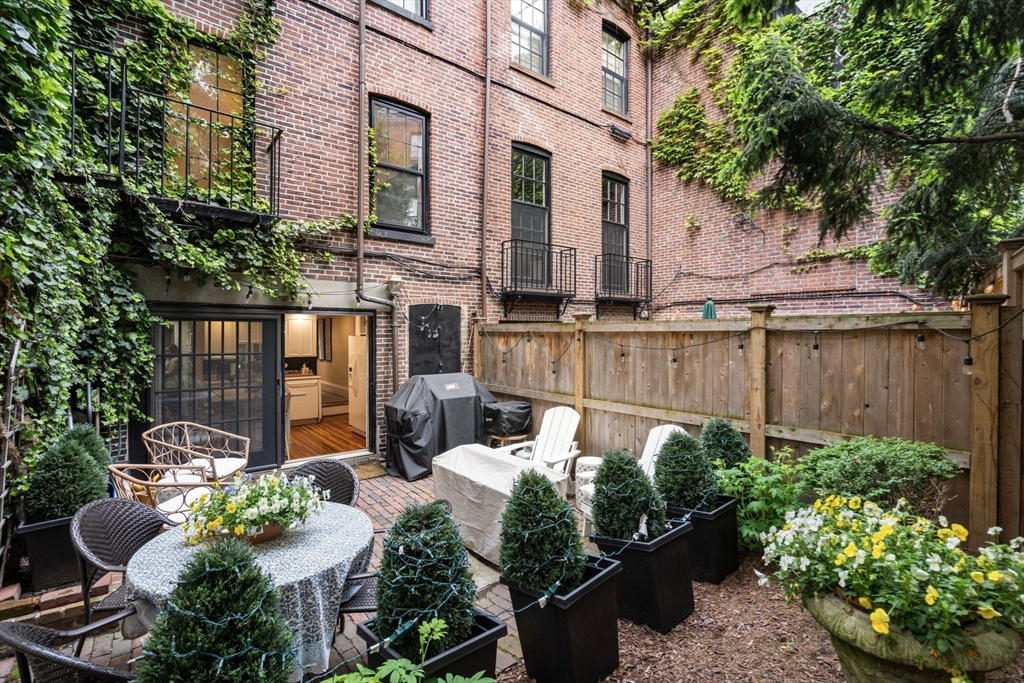 3 bed, 3 bath apartment for rent at 2 Mount Vernon Sq, Beacon Hill — photo 22 of 27