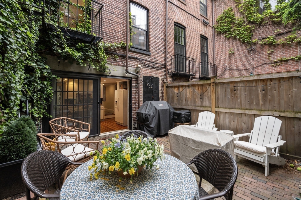 3 bed, 3 bath apartment for rent at 2 Mount Vernon Sq, Beacon Hill — photo 24 of 27