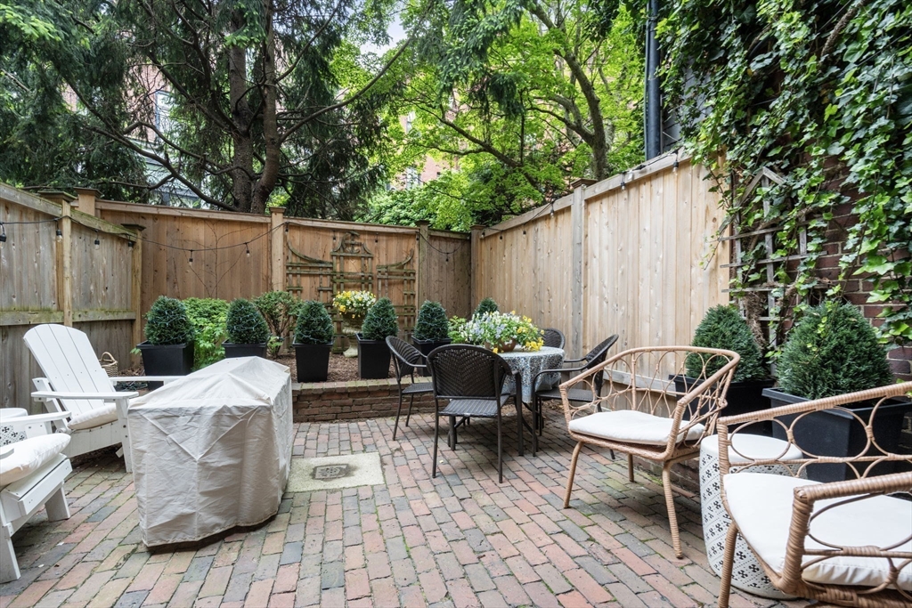 3 bed, 3 bath apartment for rent at 2 Mount Vernon Sq, Beacon Hill — photo 23 of 27