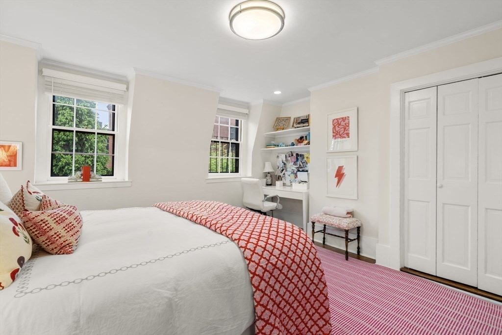 3 bed, 3 bath apartment for rent at 2 Mount Vernon Sq, Beacon Hill — photo 17 of 27