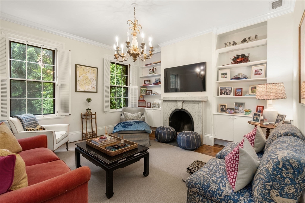 3 bed, 3 bath apartment for rent at 2 Mount Vernon Sq, Beacon Hill — photo 11 of 27