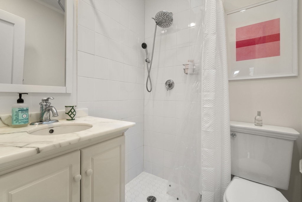 3 bed, 3 bath apartment for rent at 2 Mount Vernon Sq, Beacon Hill — photo 18 of 27