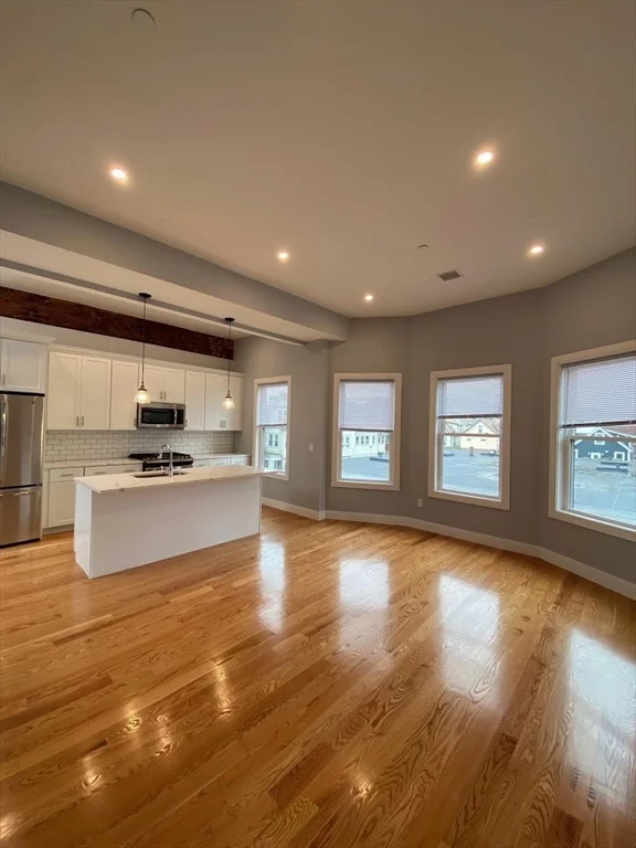 4 bed, 2 bath apartment for rent at 2 Mount Vernon St Unit 3, Dorchester — photo 4 of 21