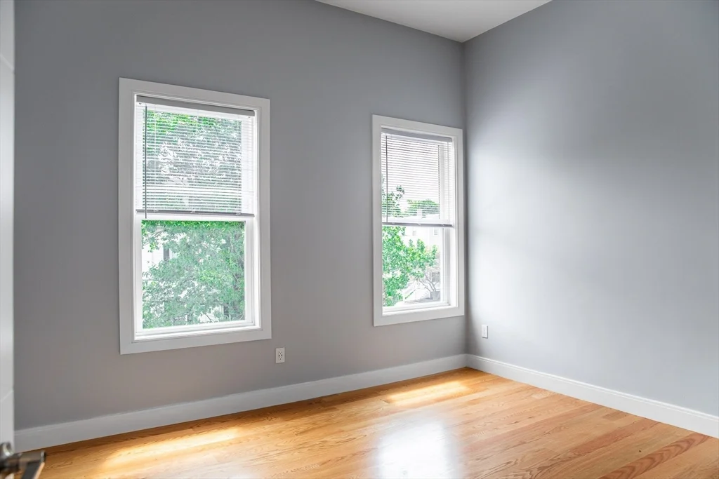 4 bed, 2 bath apartment for rent at 2 Mount Vernon St Unit 3, Dorchester — photo 7 of 21