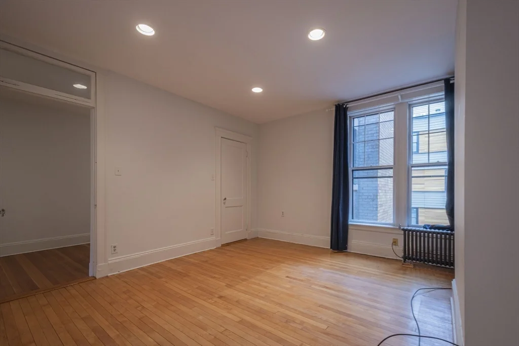 2 bed, 1 bath apartment for rent at 2 Newport Rd Unit 5, Baldwin — photo 12 of 18