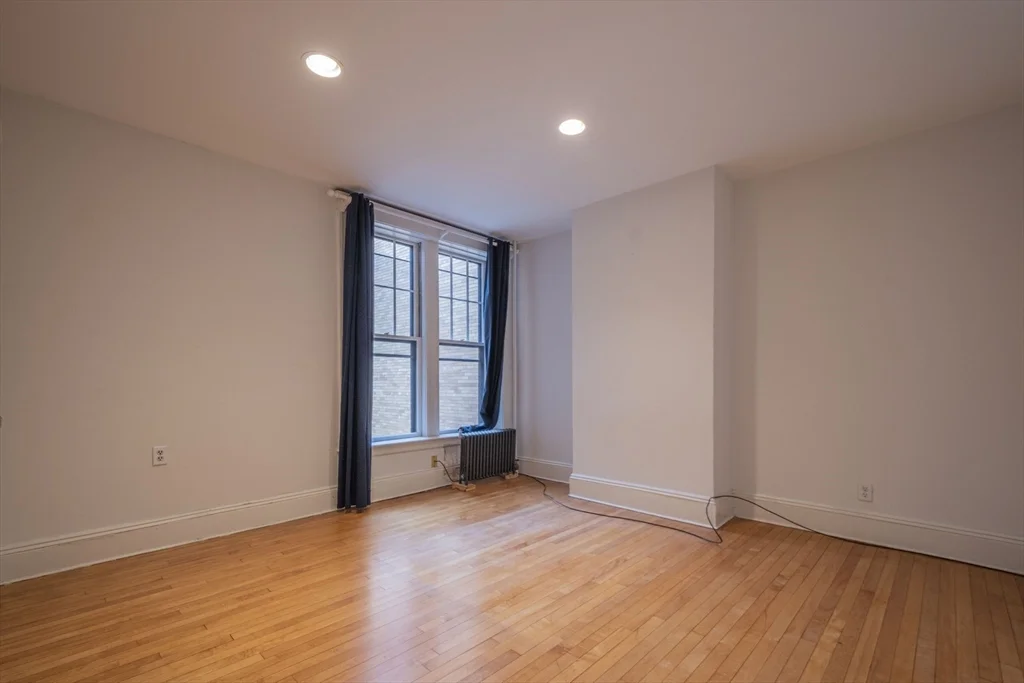 2 bed, 1 bath apartment for rent at 2 Newport Rd Unit 5, Baldwin — photo 13 of 18