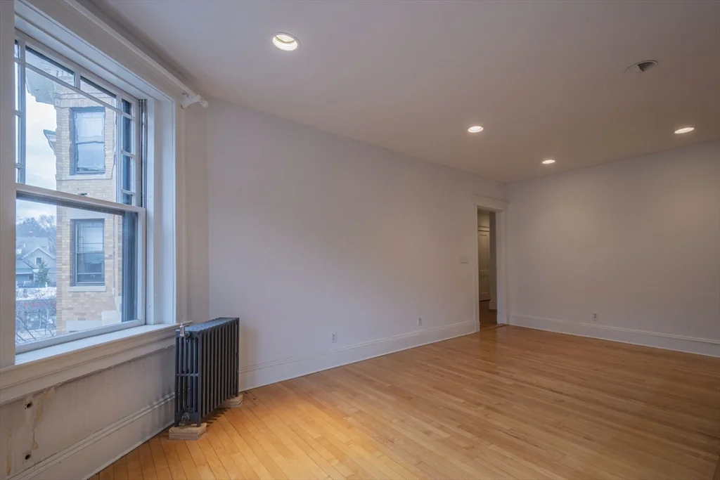 2 bed, 1 bath apartment for rent at 2 Newport Rd Unit 5, Baldwin — photo 10 of 18