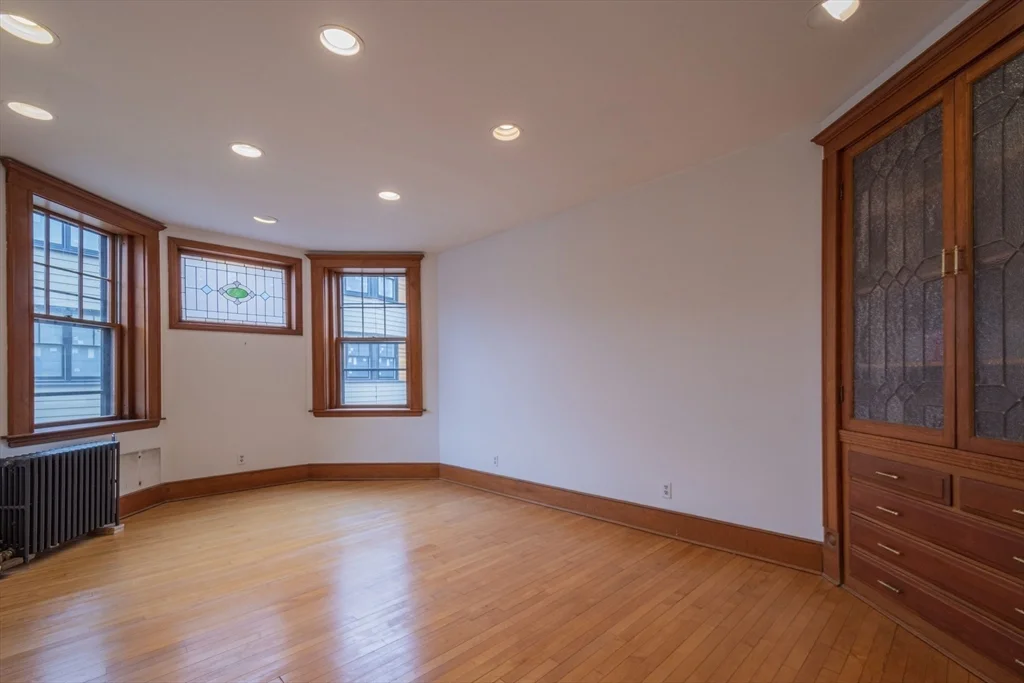 2 bed, 1 bath apartment for rent at 2 Newport Rd Unit 5, Baldwin — photo 8 of 18