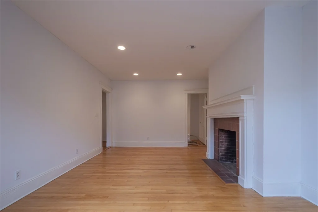 2 bed, 1 bath apartment for rent at 2 Newport Rd Unit 5, Baldwin — photo 11 of 18