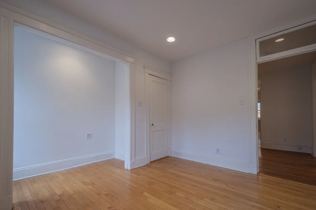 2 bed, 1 bath apartment for rent at 2 Newport Rd Unit 5, Baldwin — photo 17 of 18