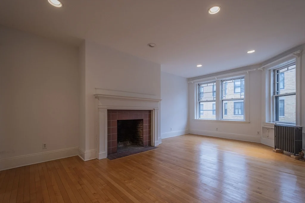 2 bed, 1 bath apartment for rent at 2 Newport Rd Unit 5, Baldwin — photo 4 of 18