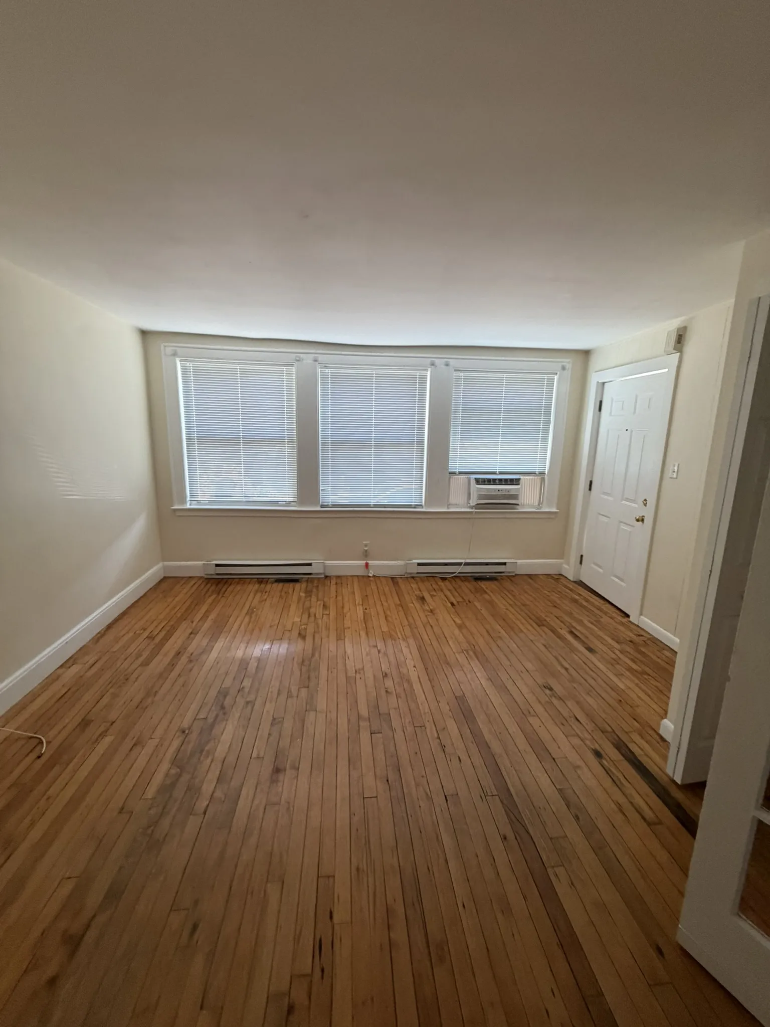 1 bed, 1 bath apartment for rent at 2 Norfolk Ter Unit 2, The Port — photo 4 of 6