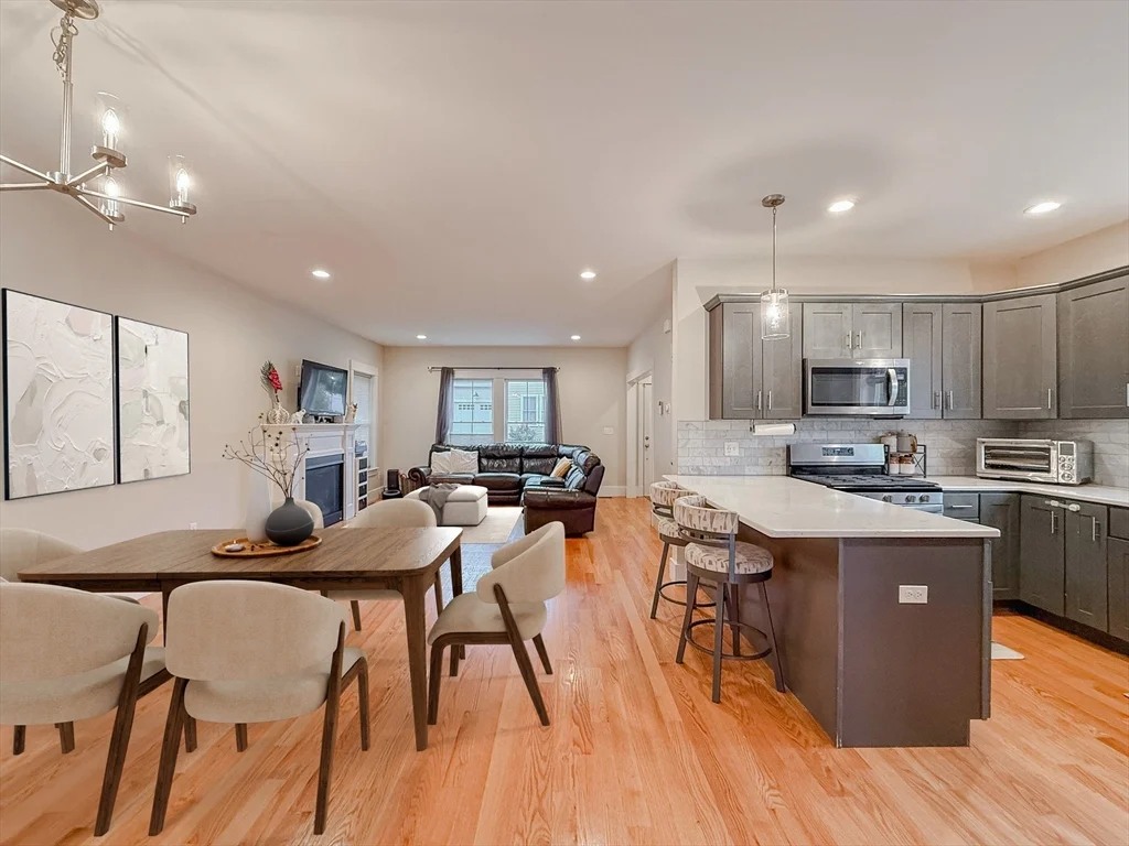 3 bed, 2 bath apartment for rent at 2 O'reilly Ln Unit 2, Foxboro — photo 4 of 24