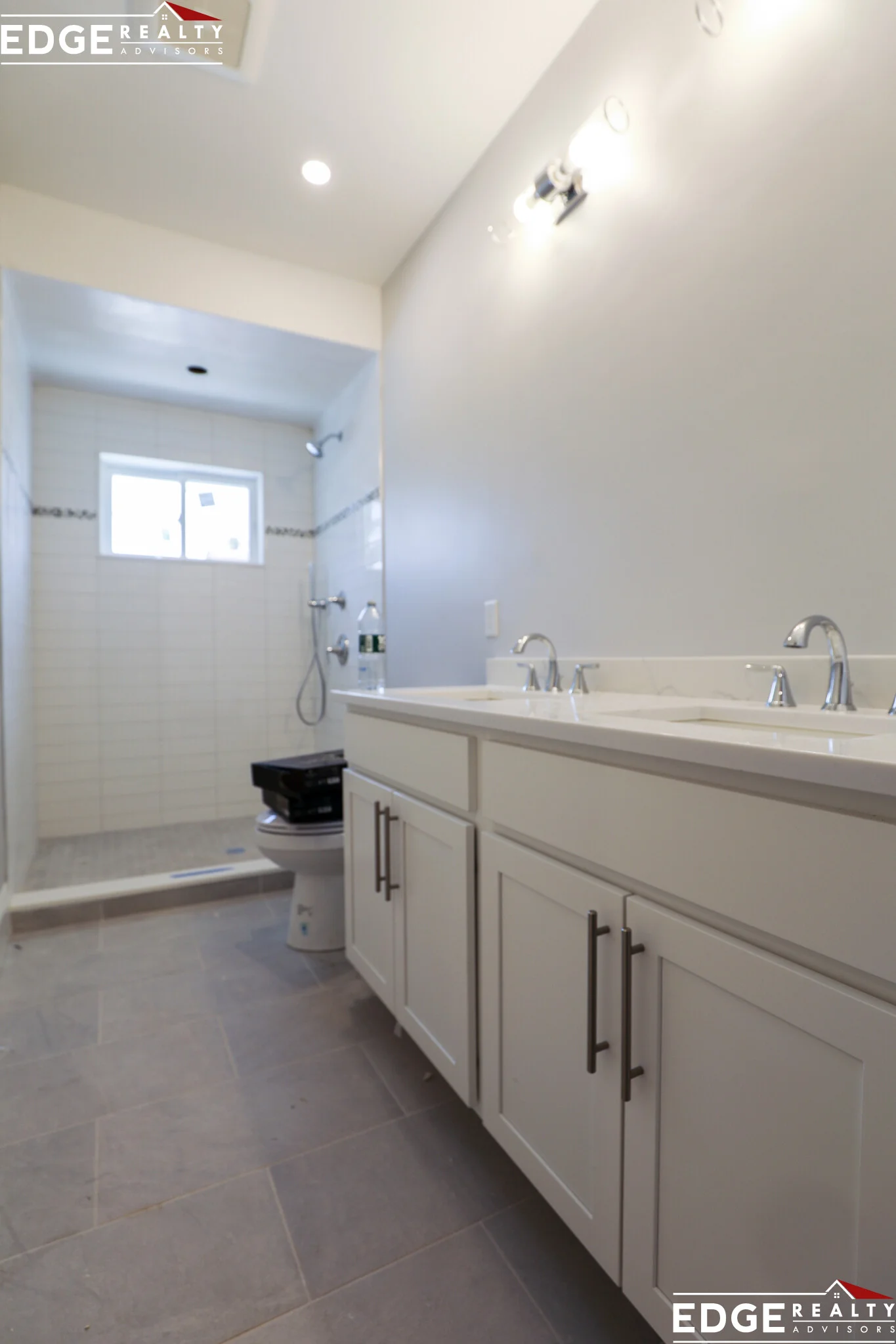 4 bed, 3.5 bath apartment for rent at 2 Oakland St Unit 4, Brighton — photo 8 of 9