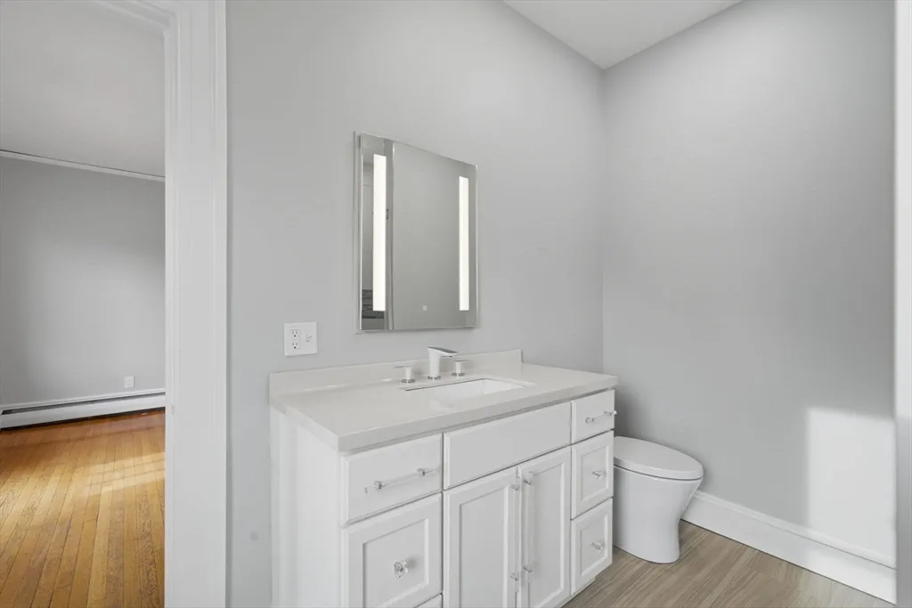 4 bed, 3 bath apartment for rent at 2 Ocean Ave, Phillips Beach — photo 25 of 31
