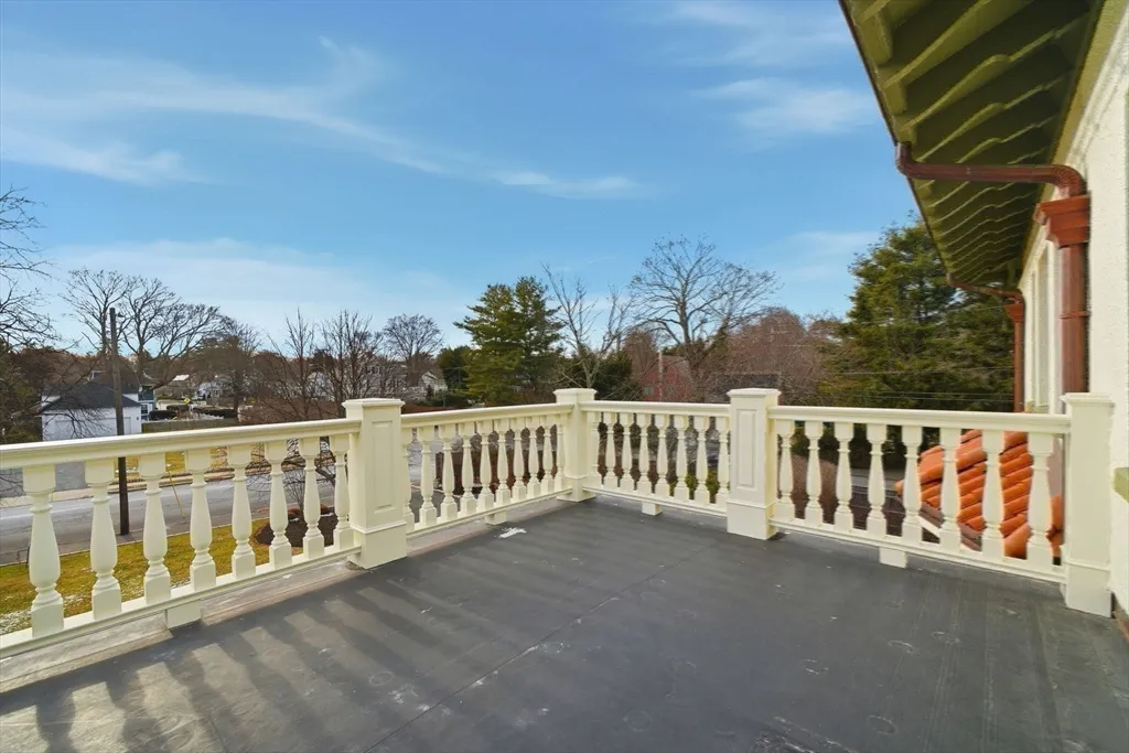 4 bed, 3 bath apartment for rent at 2 Ocean Ave, Phillips Beach — photo 22 of 31